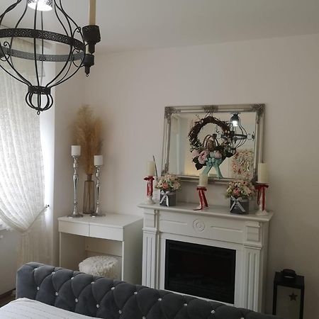 Penthouse Luxury Apartment Resita Exterior photo